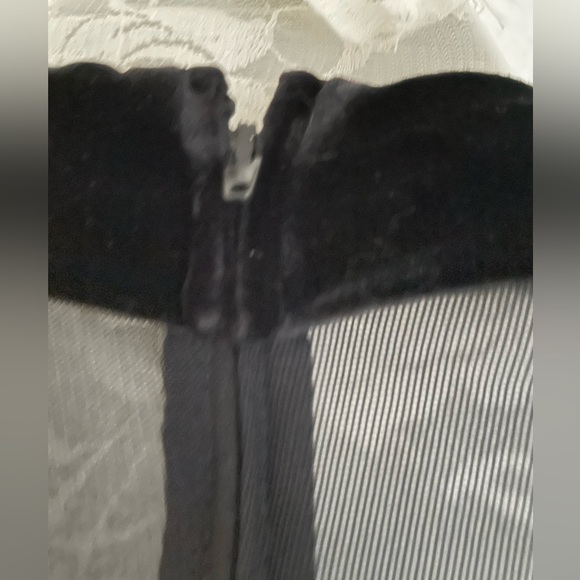 Tadashi black bodysuit. Size: S. Mesh and velvet fabric. - Picture 6 of 14